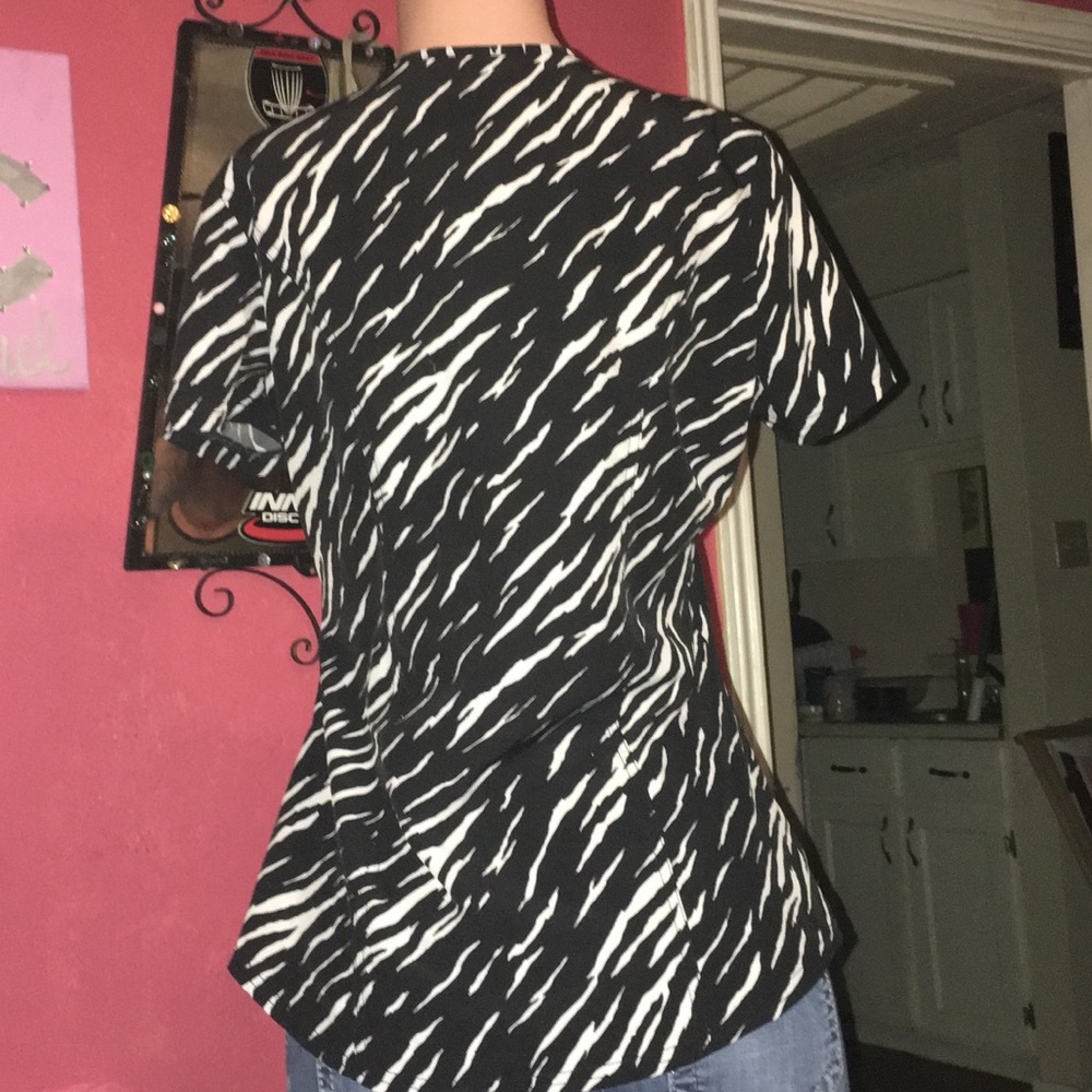 Scrub top - Picture 2 of 3